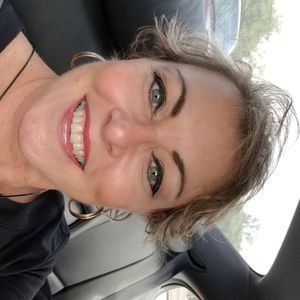 Meet your Posher, Leslie